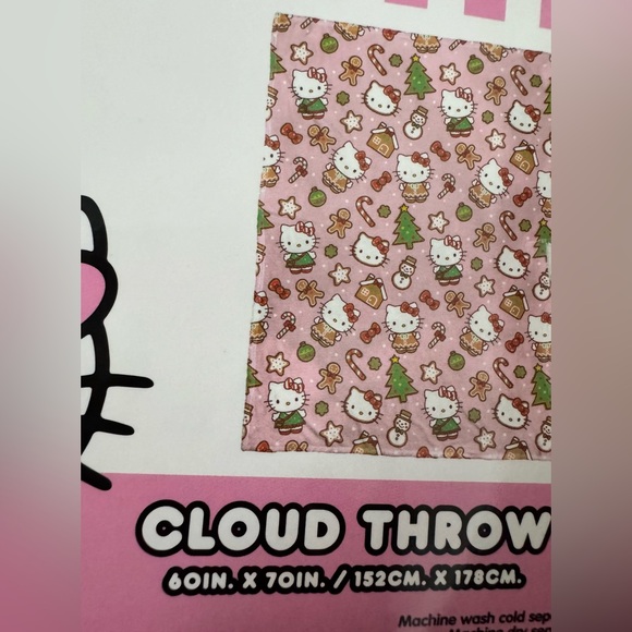 Hello Kitty Christmas Blanket🎄 - Picture 2 of 3